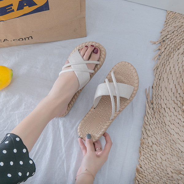 Ženske ljetne papuče s ravnim potplatom od eko brušene kože