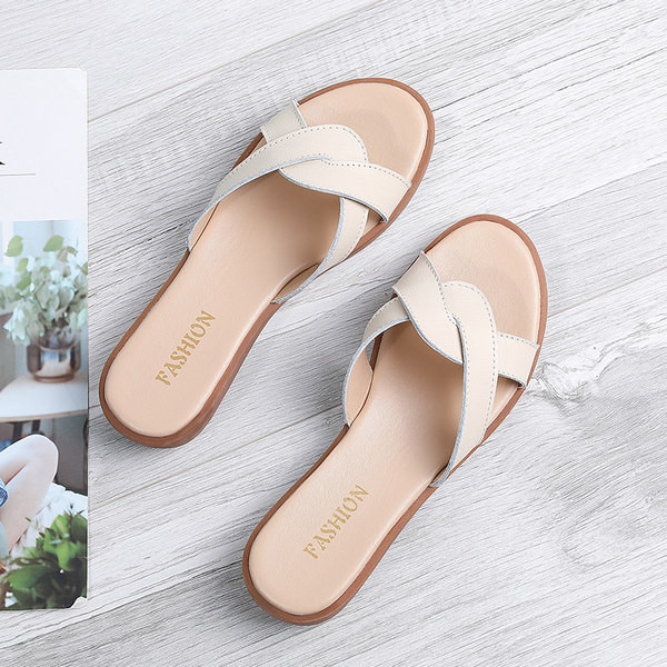 Ženske casual papuče s poprečnim remenima od eko kože