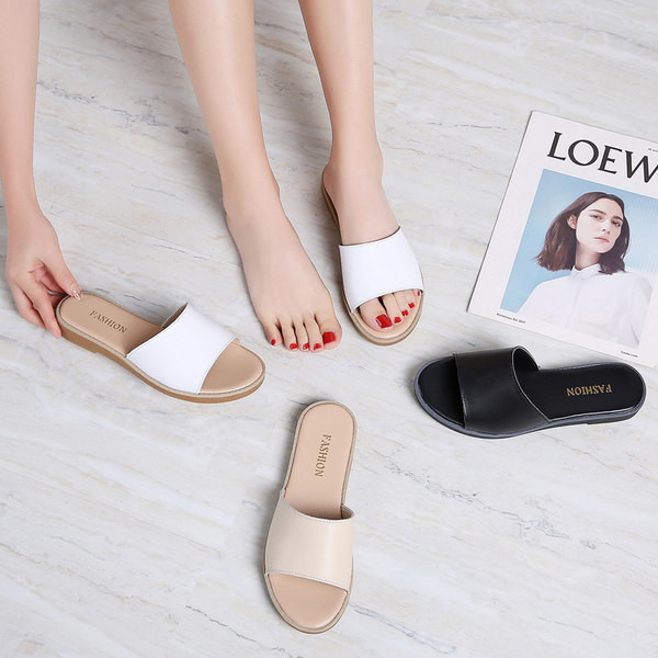 Ženske ljetne papuče od umjetne kože s ravnim potplatom