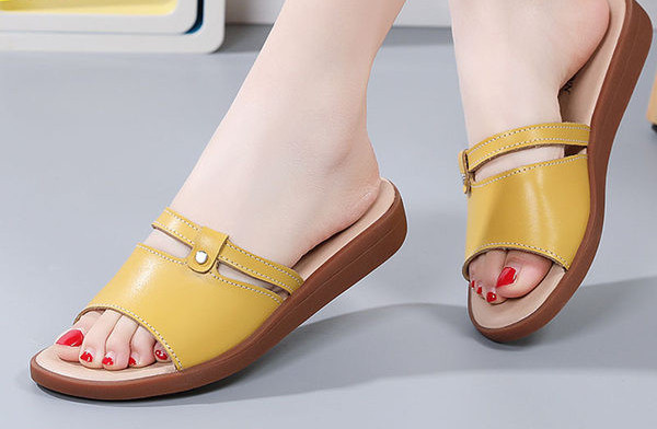 Ležerne papuče s ravnim potplatom za žene