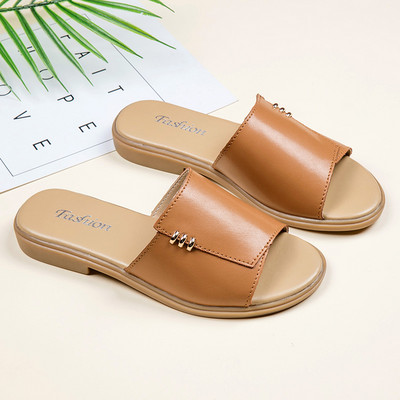 Ženske casual papuče od umjetne kože s metalnim elementom