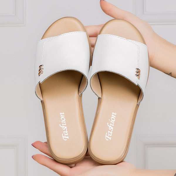 Ženske casual papuče od umjetne kože s metalnim elementom