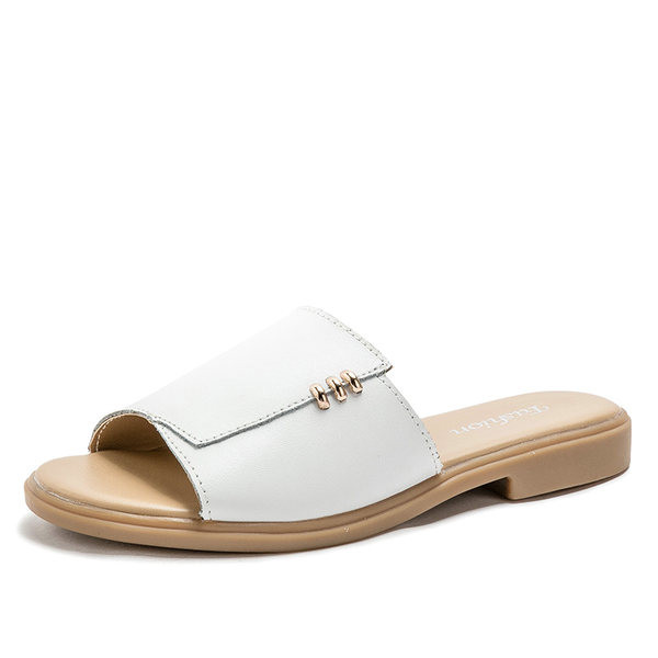 Ženske casual papuče od umjetne kože s metalnim elementom