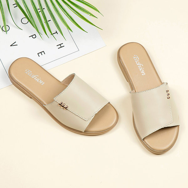 Ženske casual papuče od umjetne kože s metalnim elementom