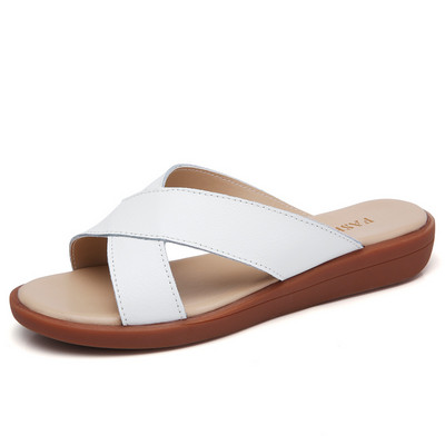 Casual γυναικείες παντόφλες με σταυρωτά λουράκια από έκο δέρμα