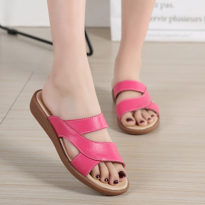 Įprastos vasarinės šlepetės su ekologiškos odos dirželiais