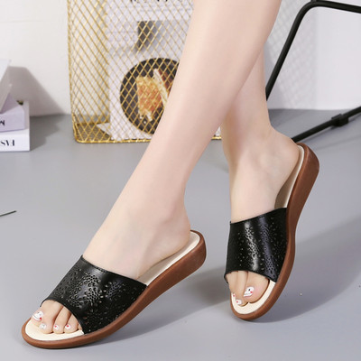 Ženske neklizajuće papuče od eko kože