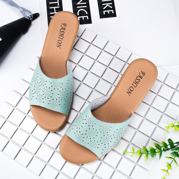 Ženske neklizajuće papuče od eko kože