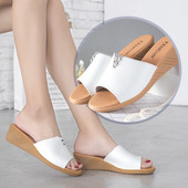 Ženske papuče s remenčićima od eko kože i ukrasnim kamenčićima