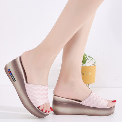 Novi model ženskih papuča sa platformom od 6,5 cm