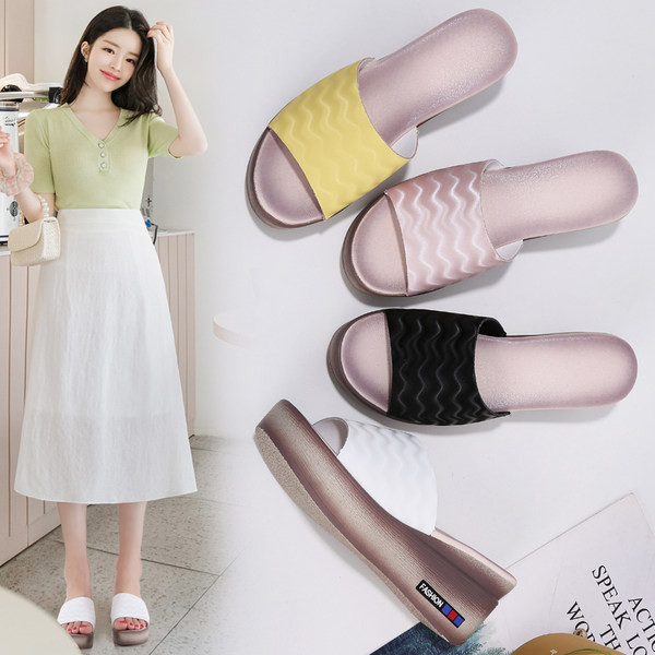 Novi model ženskih papuča sa platformom od 6,5 cm