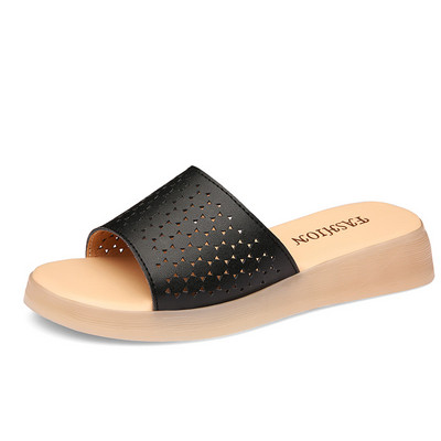 Casual παντόφλες από έκο δέρμα με επίπεδη σόλα - σε δύο χρώματα