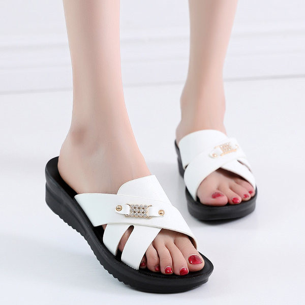 Ležerne ženske papuče s križnim naramenicama