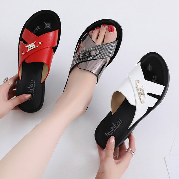 Ležerne ženske papuče s križnim naramenicama