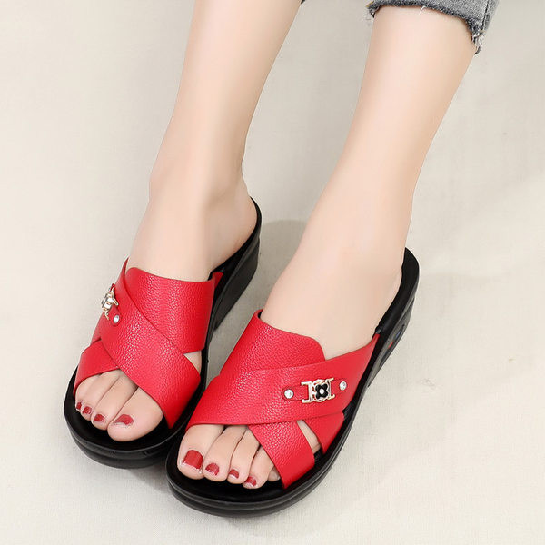 Kahes värvitoonis ökonahast moodsad naiste sussid