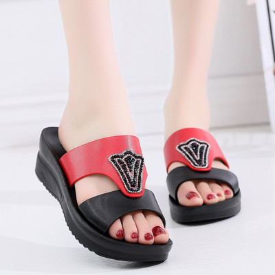 Νέο μοντέλο γυναικείες παντόφλες από τεχνητό δέρμα