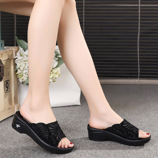 Moteriškos permatomos šlepetės su dekoratyviniais akmenimis naujas modelis