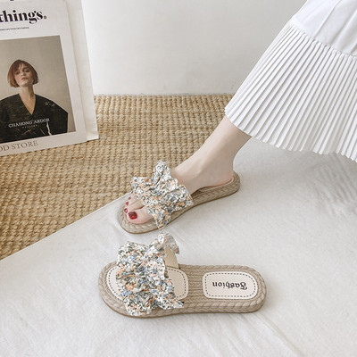 Lameda talla ja lillemotiividega naiste sussid