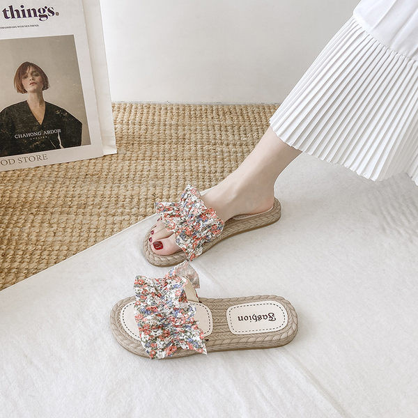 Lameda talla ja lillemotiividega naiste sussid