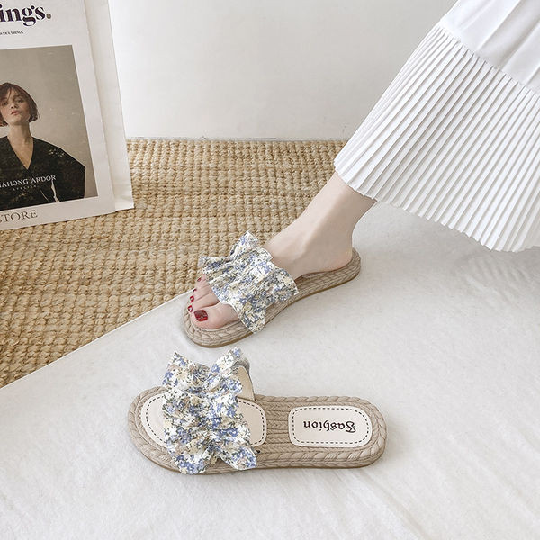 Lameda talla ja lillemotiividega naiste sussid