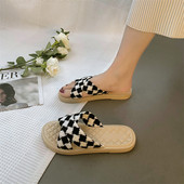 Rannasussid ruuduliste ristrihmadega