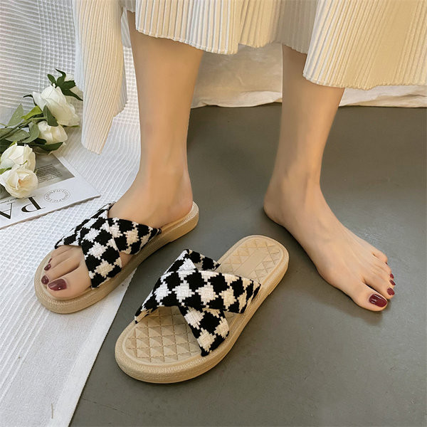 Rannasussid ruuduliste ristrihmadega