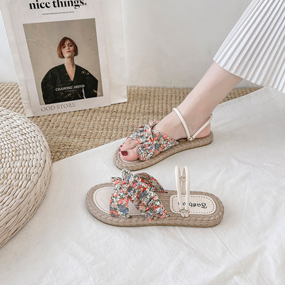 Lillemustriga naiste vabaaja sussid