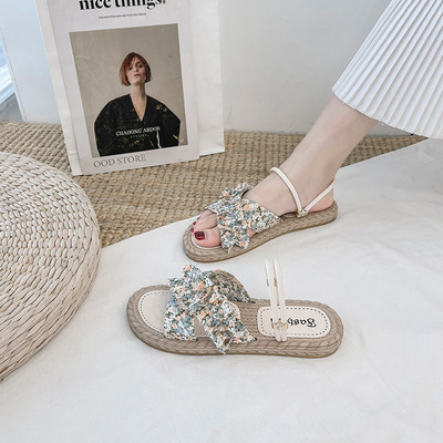 Lillemustriga naiste vabaaja sussid