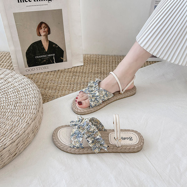 Lillemustriga naiste vabaaja sussid