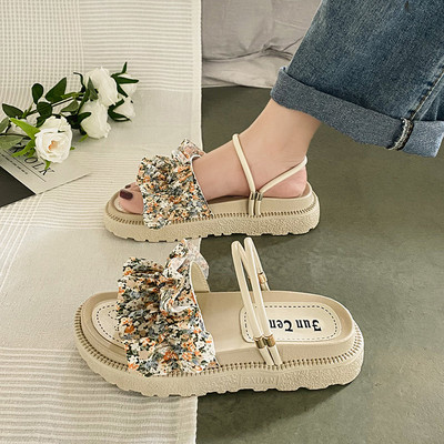 Naiste sussid, mida saab kanda sandaalina