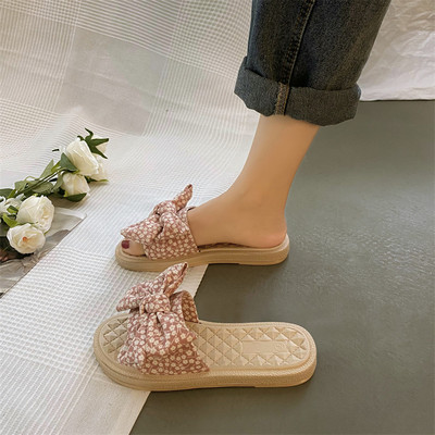 Lillemustri ja paelaga vabaaja naiste sussid