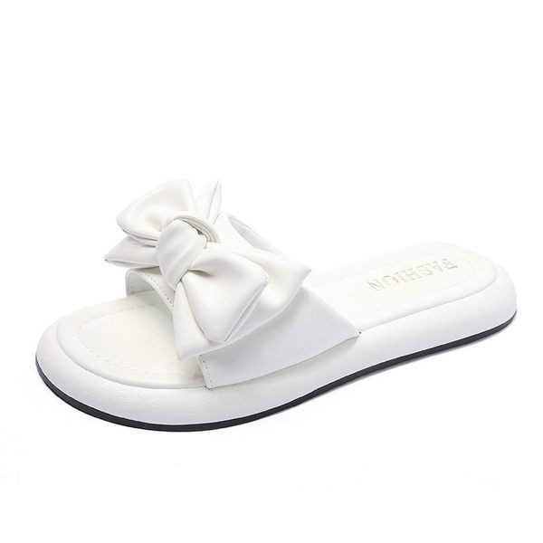 Suvised vabaaja sussid kunstnahast paelaga