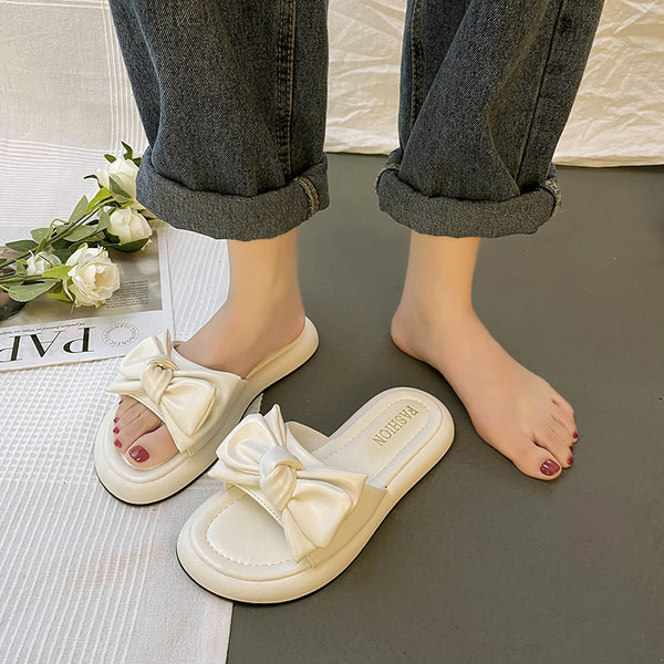 Suvised vabaaja sussid kunstnahast paelaga