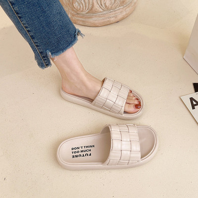 Γυναικείες παντόφλες από καπιτονέ οικολογικό δέρμα με πλατφόρμα 3 cm