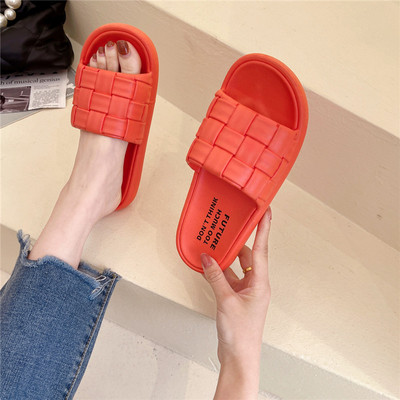 Γυναικείες παντόφλες από καπιτονέ οικολογικό δέρμα με πλατφόρμα 3 cm