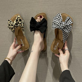 Moteriškos žemos šlepetės su tekstiliniu kaspinu