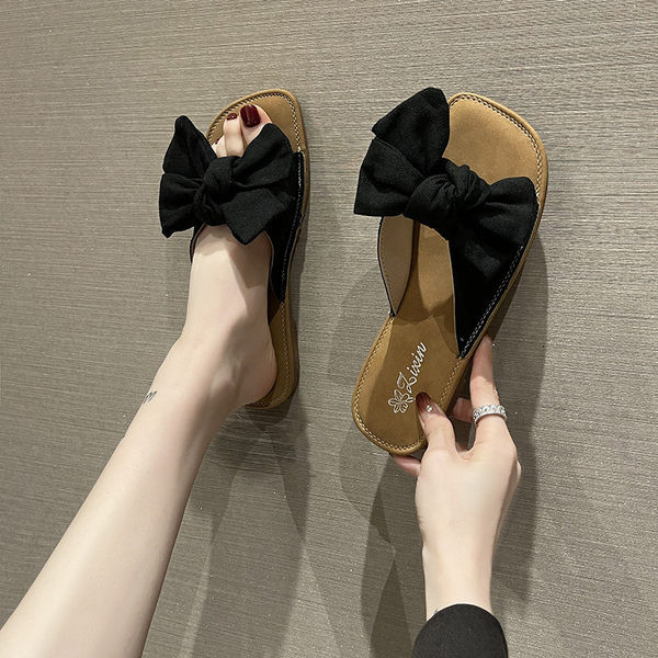 Moteriškos žemos šlepetės su tekstiliniu kaspinu