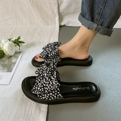 Ženske papuče na točkice sa trakom