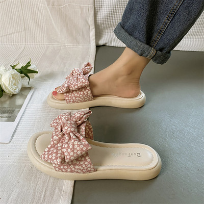 Ženske papuče na točkice sa trakom