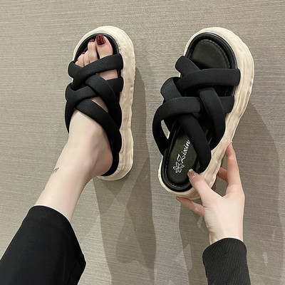 Ležerne ženske papuče s ravnim potplatom i križnim remenčićima