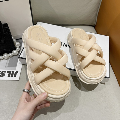 Ležerne ženske papuče s ravnim potplatom i križnim remenčićima