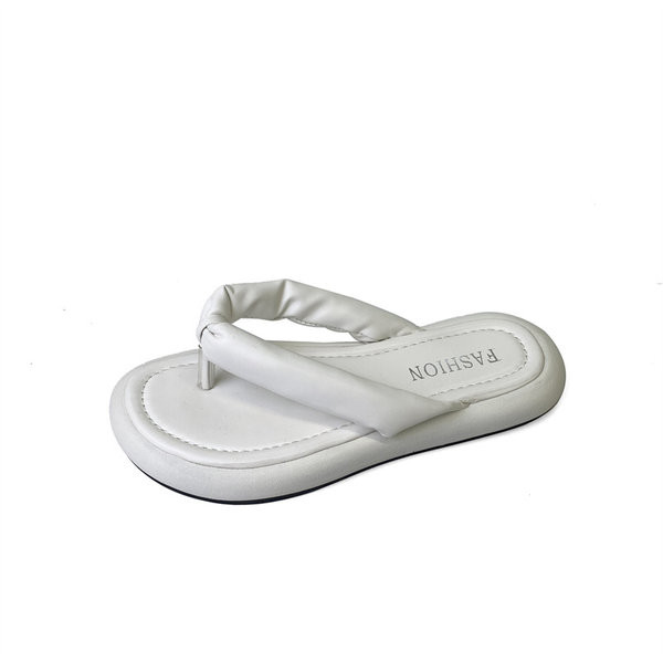 Naiste sussid varvaste vahel kunstnahast