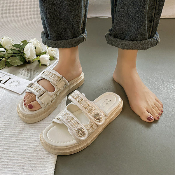 Naiste kõrge platvormiga sussid 5 cm tekstiilist ja dekoratiivkividest