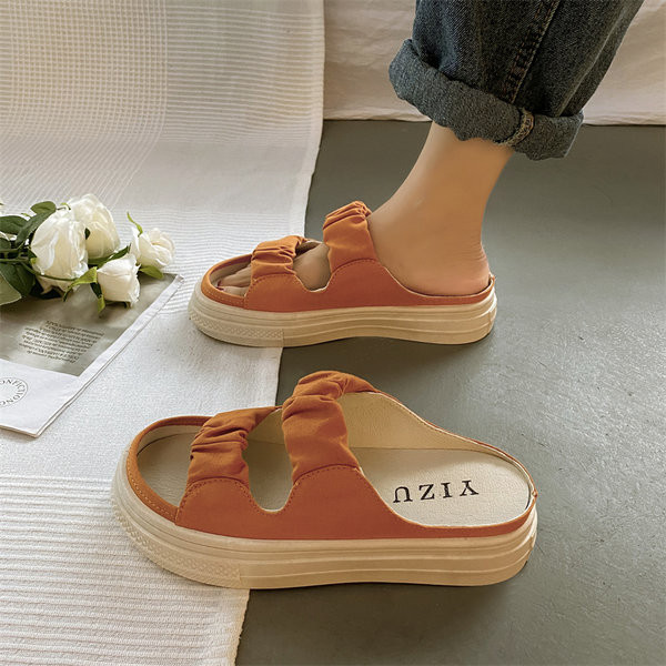 Ženske ljetne papuče s platformom i naramenicama