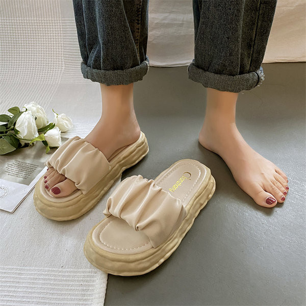 Ženske papuče sa nabranim remenčićima od eko kože