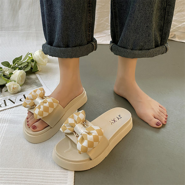 Novi model ženskih papuča sa trakom