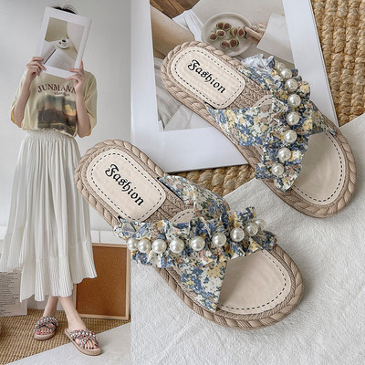 Ženske papuče sa cvjetnim motivima i bisernim ukrasom