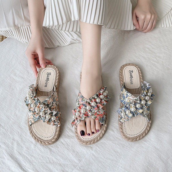 Ženske papuče sa cvjetnim motivima i bisernim ukrasom