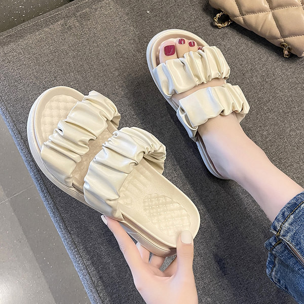 Ženske papuče sa nabranim remenčićima od eko kože