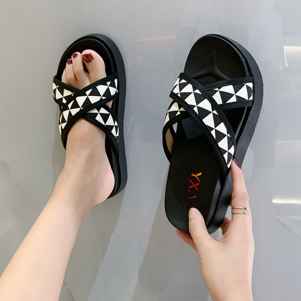 Ležerne ženske papuče s križnim naramenicama